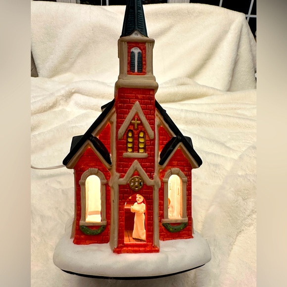 Holiday expressions in original box hand painted 3-D porcelain lighted church - Picture 4 of 16